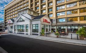 里根国家机场希尔顿花园酒店